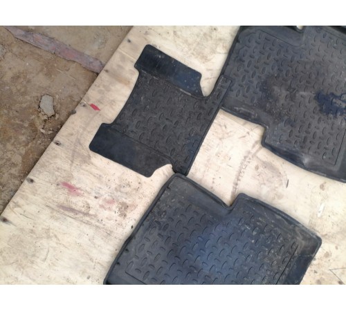 Комплект ковриков салона