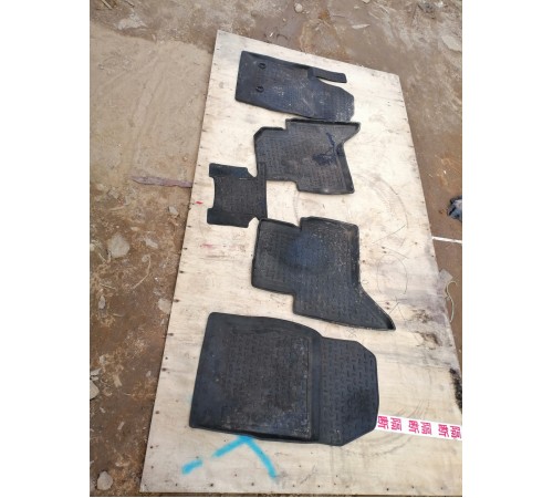 Комплект ковриков салона