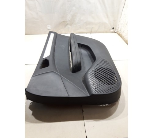 Обшивка двери(передняя правая)