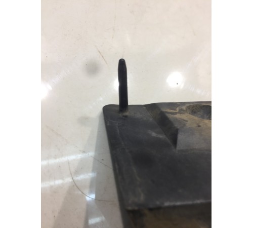 Направляющая заднего бампера