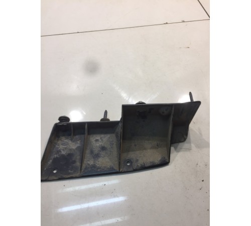 Направляющая заднего бампера