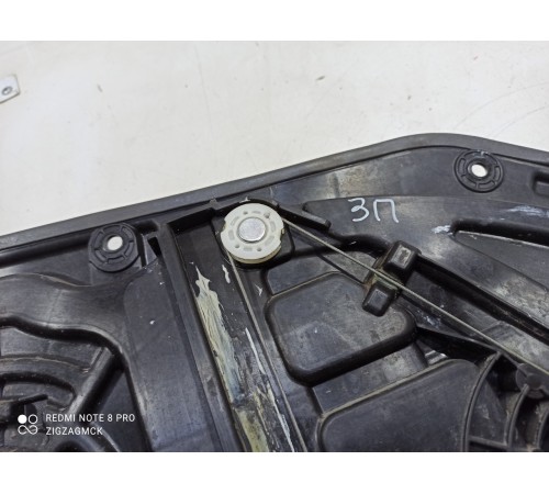 Стеклоподъемник (задний правый)