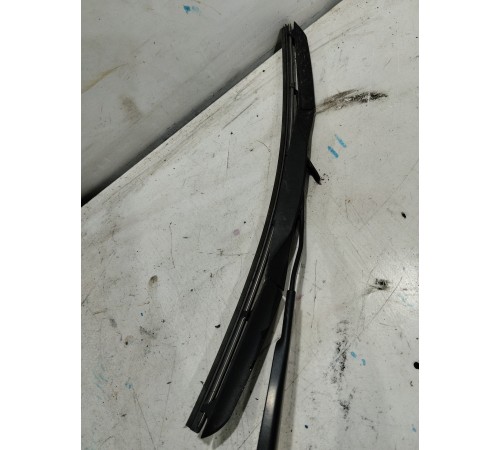 Поводок стеклоочистителя правый