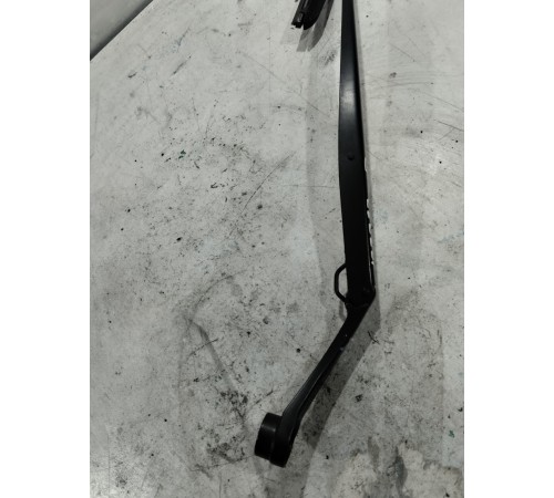 Поводок стеклоочистителя правый