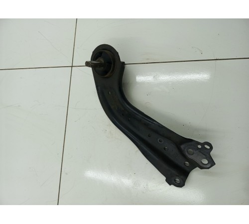 Рычаг задний левый 