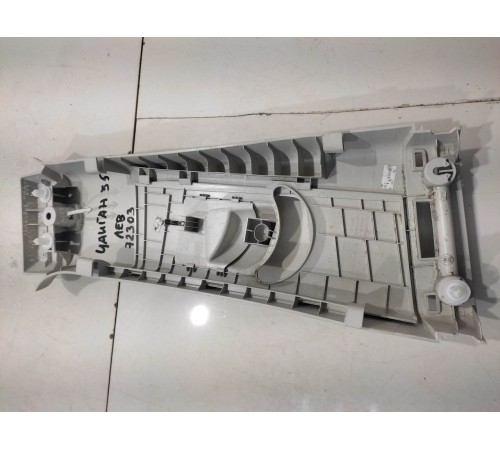 Обшивка центральной стойки (левая, верхняя)