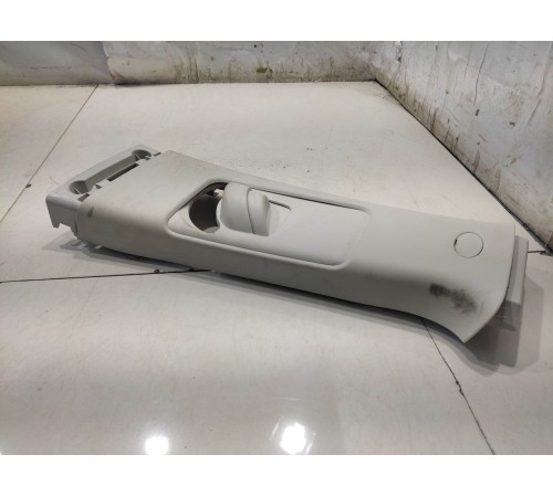 Обшивка центральной стойки (левая, верхняя)