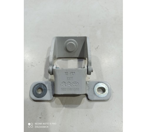 Петля багажника правая