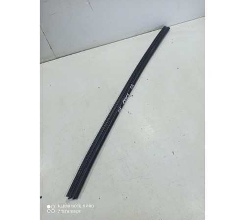 Уплотнитель стекла (передний левый внутренний)