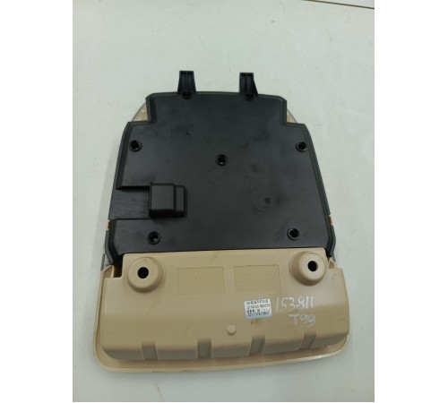 Плафон внутреннего освещения салона передний