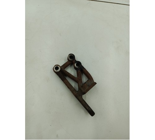 Кронштейн двигателя