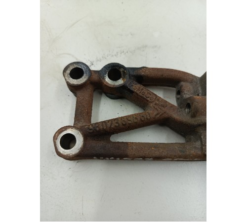 Кронштейн двигателя