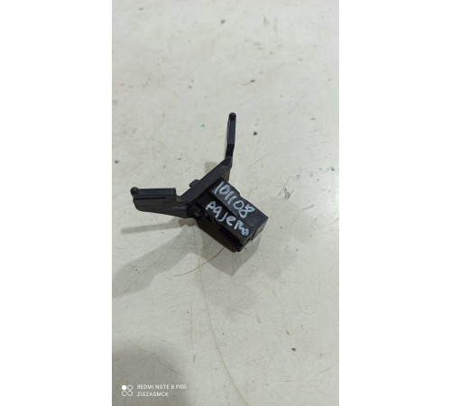 Кронштейн(крепление) фиксации лючка бензобака