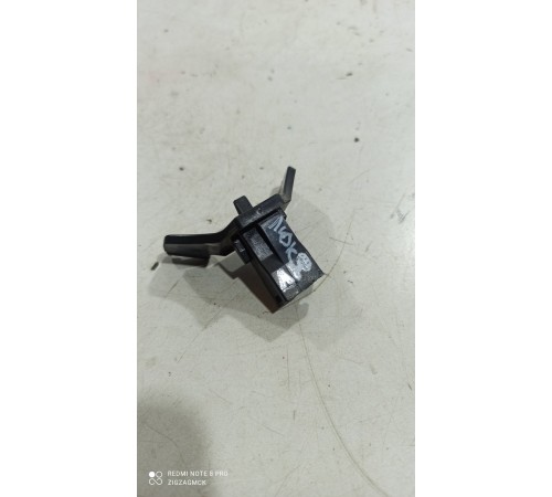 Кронштейн(крепление) фиксации лючка бензобака