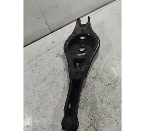 Рычаг задний правый нижний