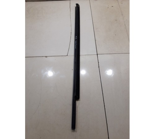 Уплотнитель стекла(передний левый)