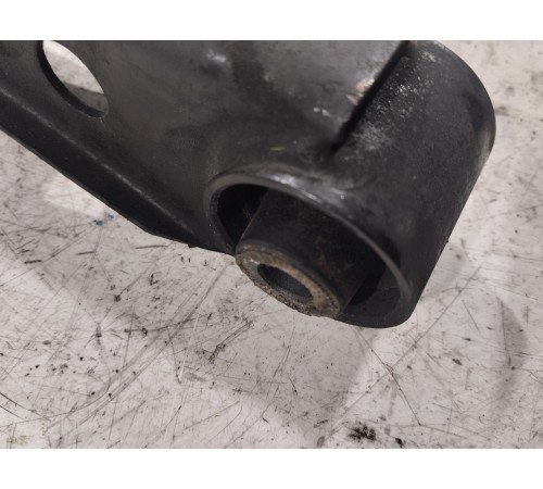 Рычаг задний правый нижний