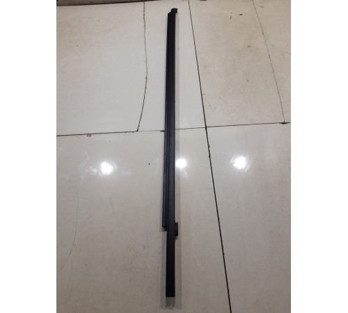 Уплотнитель стекла(передний левый)