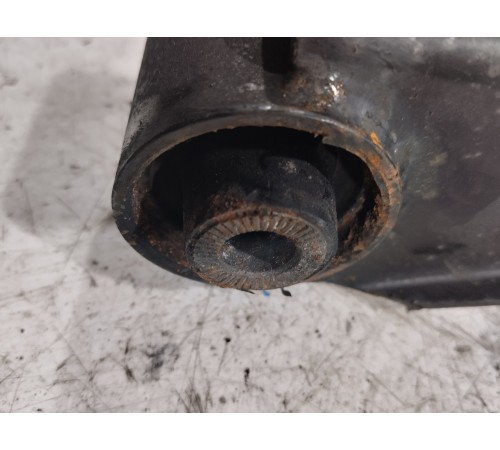 Рычаг задний правый нижний