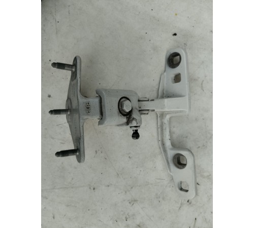 Петля двери(задняя правая нижняя)