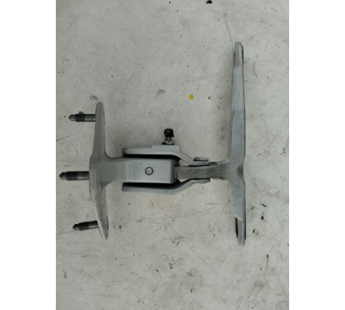 Петля двери(задняя правая нижняя)