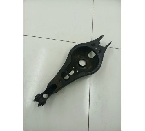 Рычаг задний правый