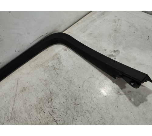 Накладка рамки стекла задняя левая