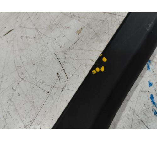 Накладка рамки стекла задняя левая