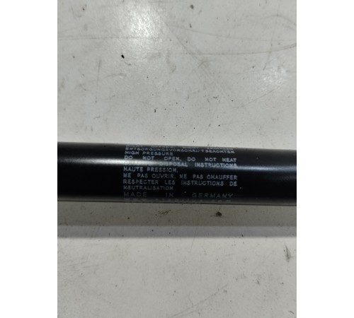 Амортизатор пола багажника