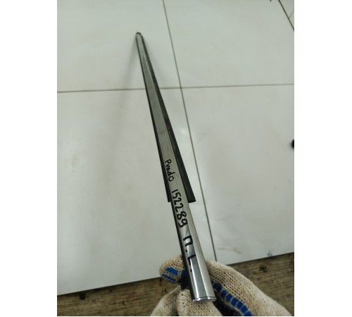 Молдинг двери передний левый