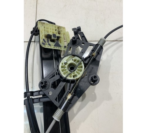 Стеклоподъёмник (передний, правый)