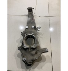 Кулак поворотный(передний правый)