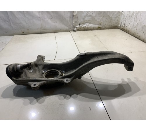 Кулак поворотный(передний правый)