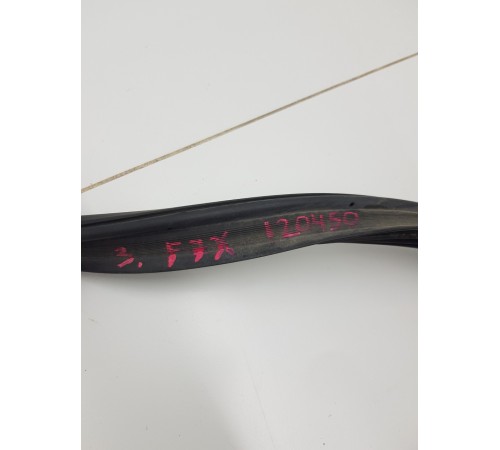 Уплотнитель двери задний правый