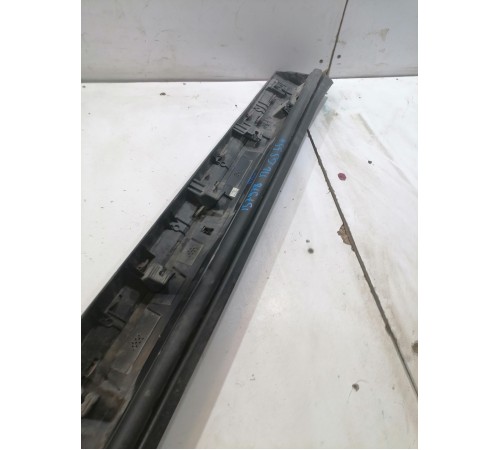 Накладка двери передняя левая нижняя