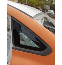 Глухое стекло заднее левое