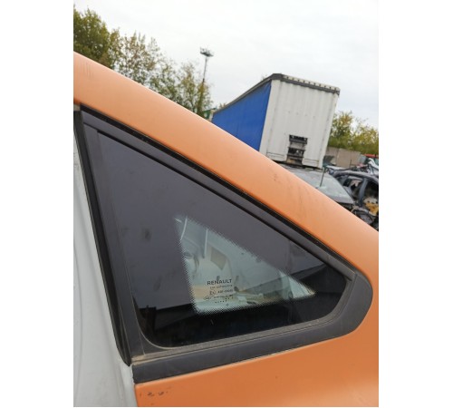 Глухое стекло заднее левое