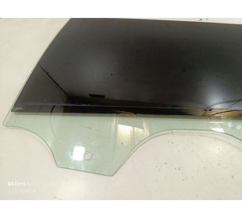 Стекло двери заднее левое