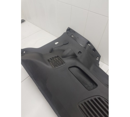 Обшивка багажника правая