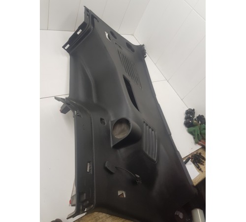 Обшивка багажника правая