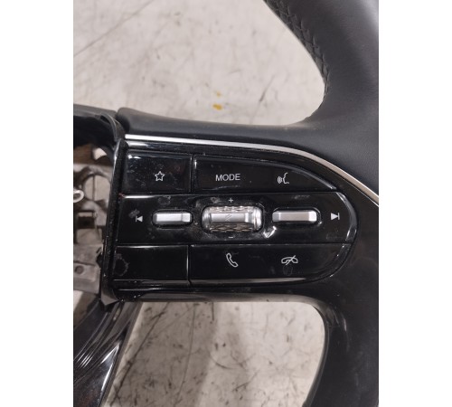 Рулевое колесо в сборе с многофункциональными кнопками