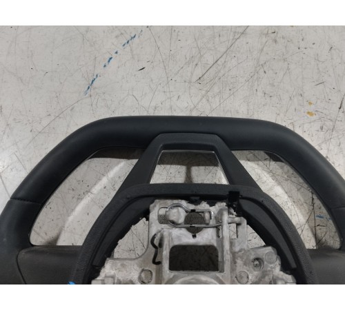 Рулевое колесо в сборе с многофункциональными кнопками