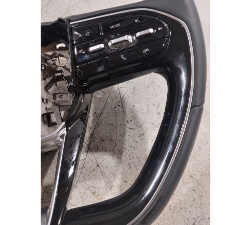 Рулевое колесо в сборе с многофункциональными кнопками