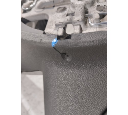 Рулевое колесо в сборе с многофункциональными кнопками