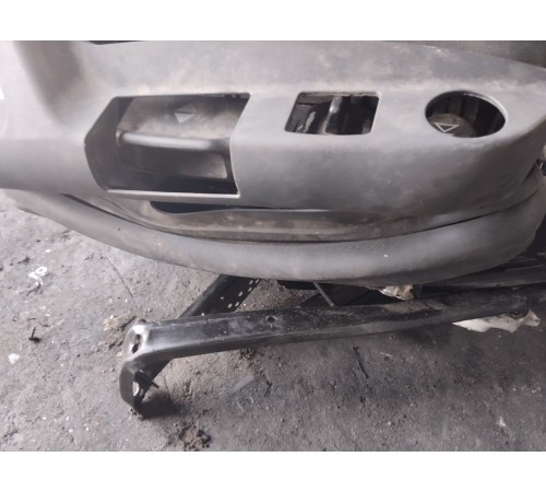 Сиденье правое (пассажирское)