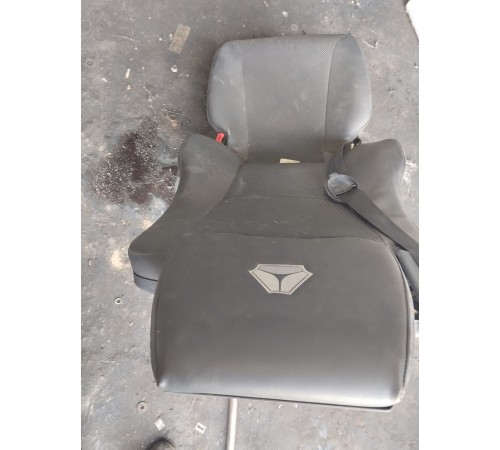 Сиденье правое (пассажирское)