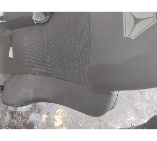 Сиденье правое (пассажирское)