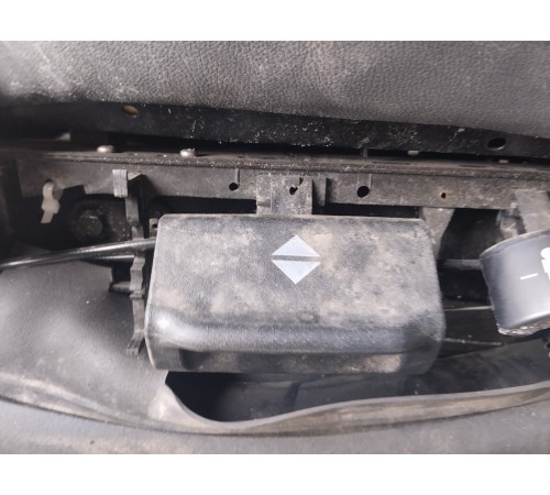 Сиденье правое (пассажирское)