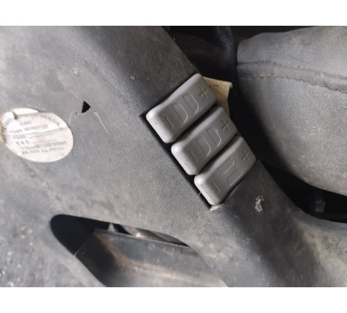 Сиденье правое (пассажирское)