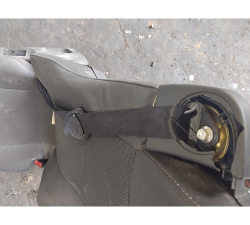 Сиденье правое (пассажирское)